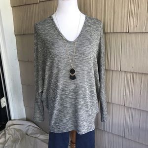 *SIZES ADDED*NWT Enti Clothing lightweight grey vneck sweater with tapered sides